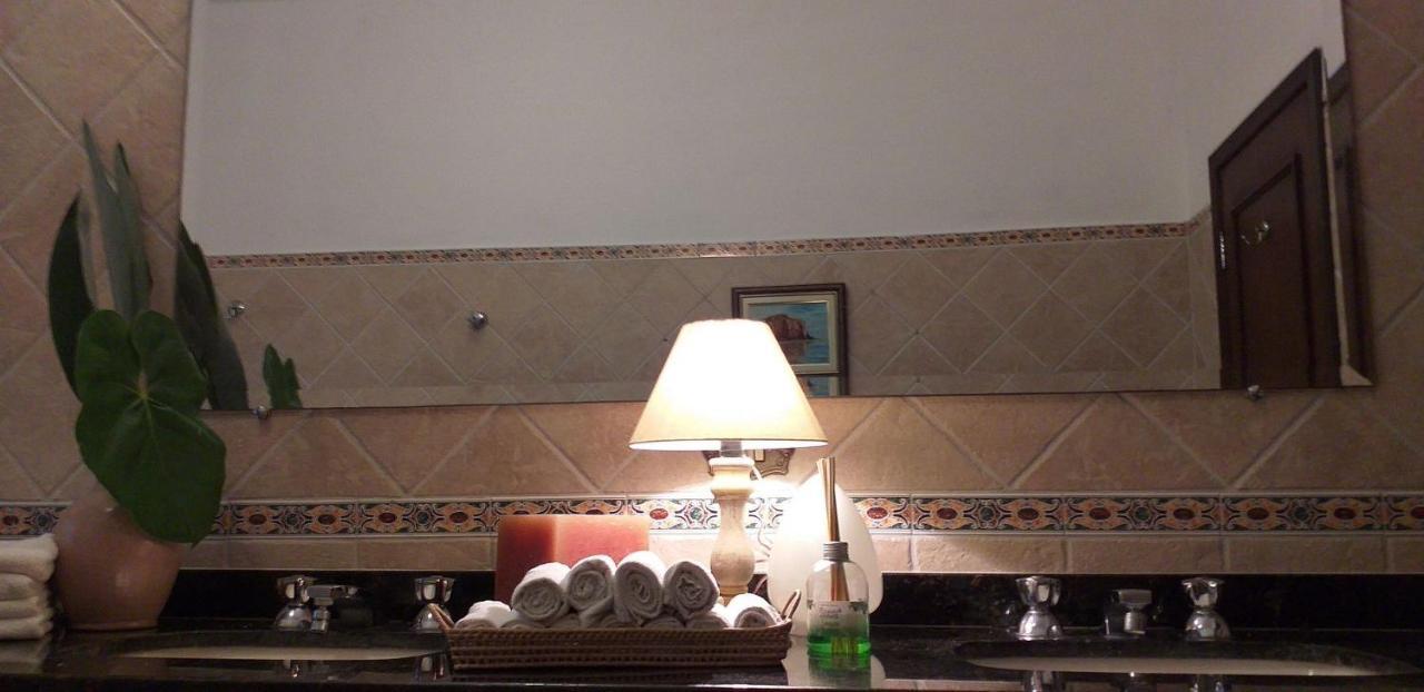 Elephant Guesthouse Beira Mar - Suites Com Cafe Da Manha Ілябела Екстер'єр фото